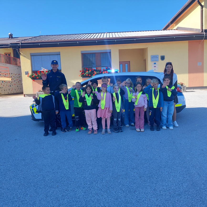 Policist03